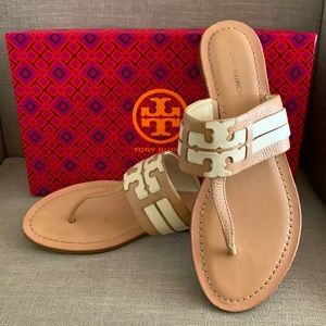 T😘RY SANDALS! EUC, worn 3x. Size 8.5. Tan leather